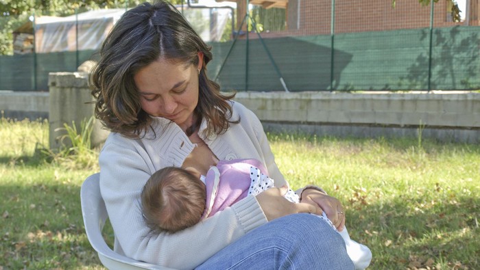 Cara menyapih anak, mulai dari waktu, proses, dan metodenya. Menyapih adalah proses berhentinya masa menyusui berangsur-angsur atau sekaligus.