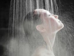 Kerugian Malas Mandi Sore Tidak Hanya Menyebabkan Bau Badan