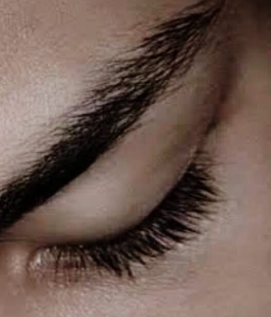 Rekomendasi bahan alami untuk memanjangkan bulu mata dengan cepat