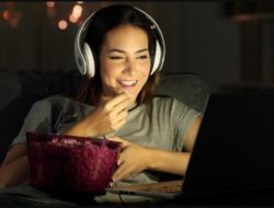 Rindu Bioskop? Ini Cara Nonton Film Bareng Secara Online