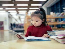 Mengapa Kita harus Banyak Membaca Buku?