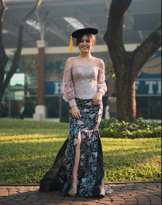 Kebaya Tangan Kombinasi