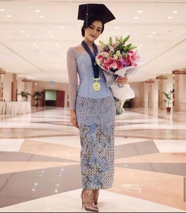 Setelan Kebaya Rok Span